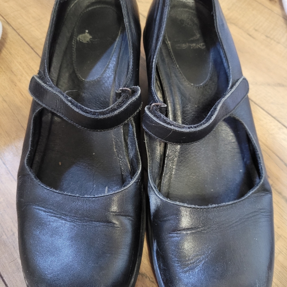 dansko mary jane heels
